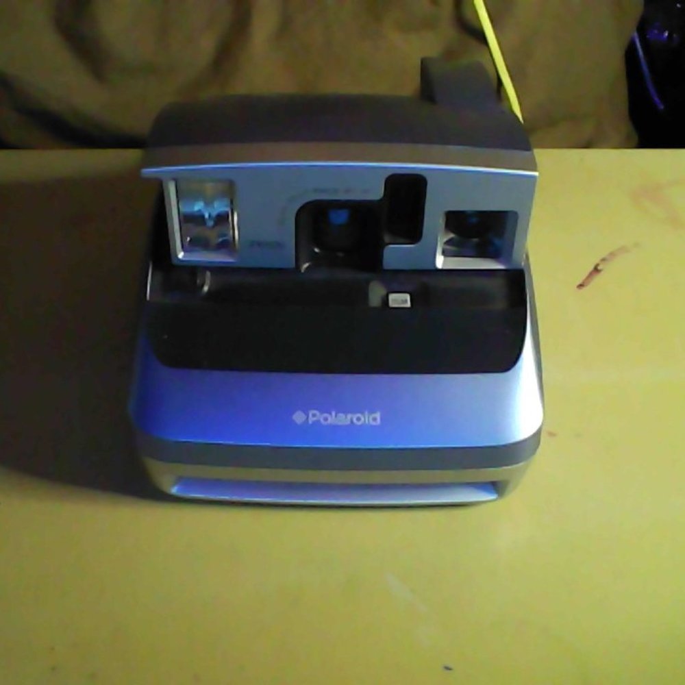 Polaroid One600 100mm FOCUS Range 3ft